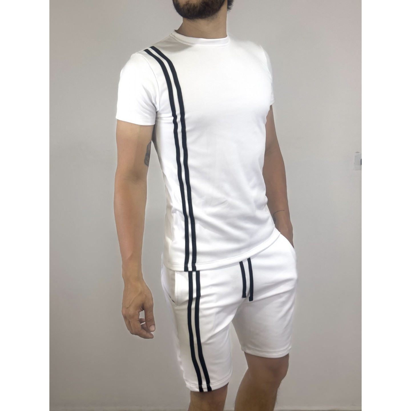 Conjunto deportivo BLANCO 2 RAYAS Camiseta + Pantaloneta  Slim fit